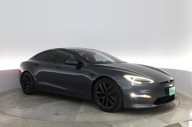 2021 Tesla Model S — photo 10 of 22