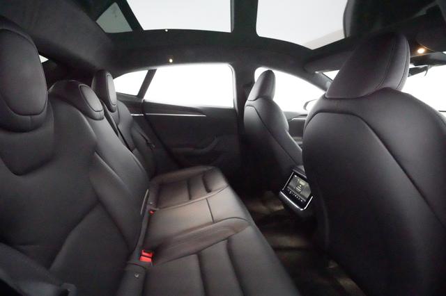 2021 Tesla Model S — photo 4 of 22