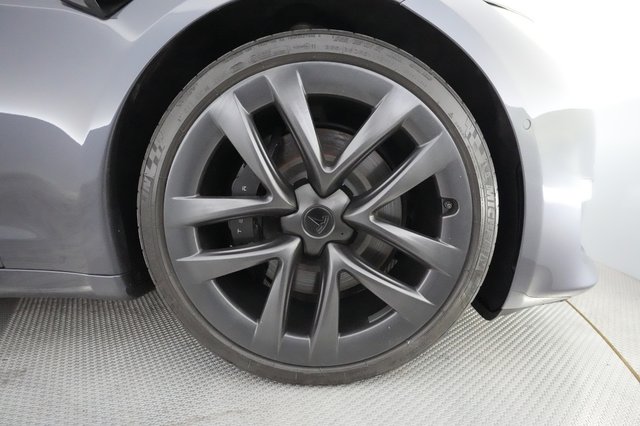 2021 Tesla Model S — photo 13 of 22