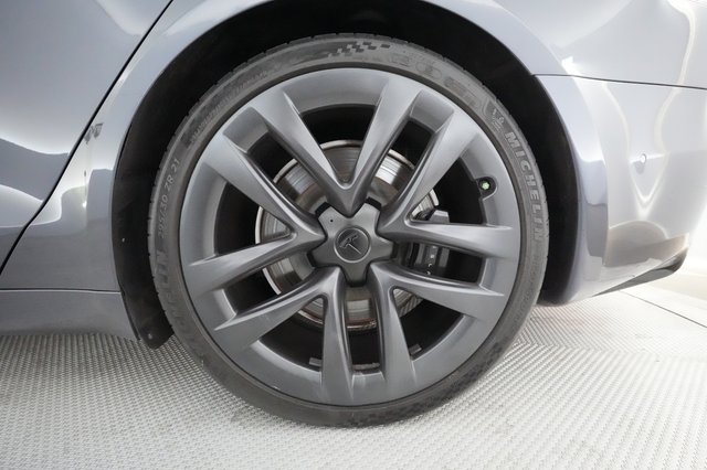 2021 Tesla Model S — photo 12 of 22
