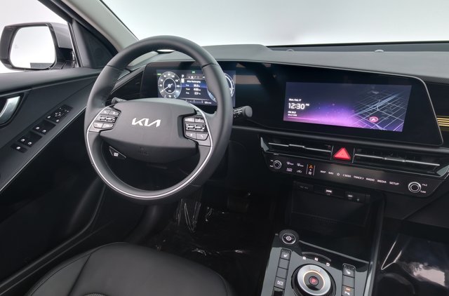 2024 Kia Niro EV — photo 18 of 33
