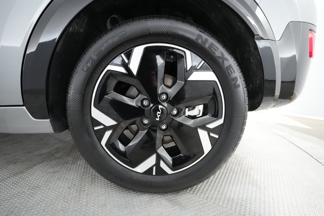2024 Kia Niro EV — photo 12 of 33