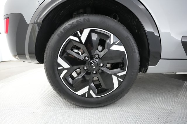 2024 Kia Niro EV — photo 14 of 33