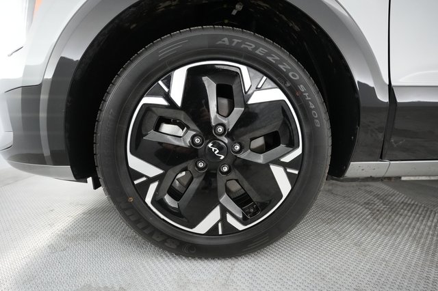 2024 Kia Niro EV — photo 11 of 33