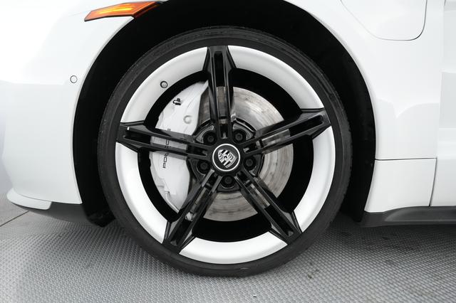 2020 Porsche Taycan — photo 7 of 31
