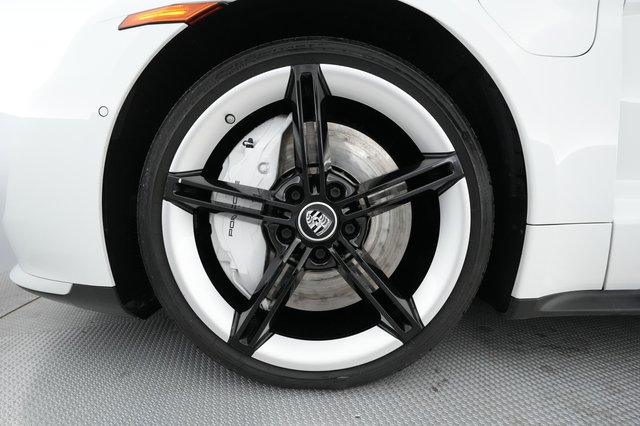 2020 Porsche Taycan — photo 7 of 31