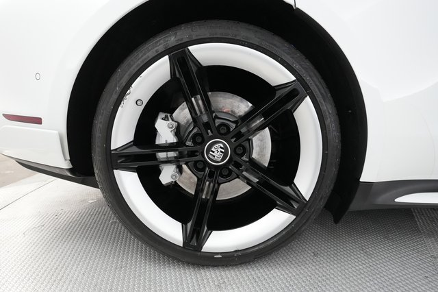 2020 Porsche Taycan — photo 16 of 31