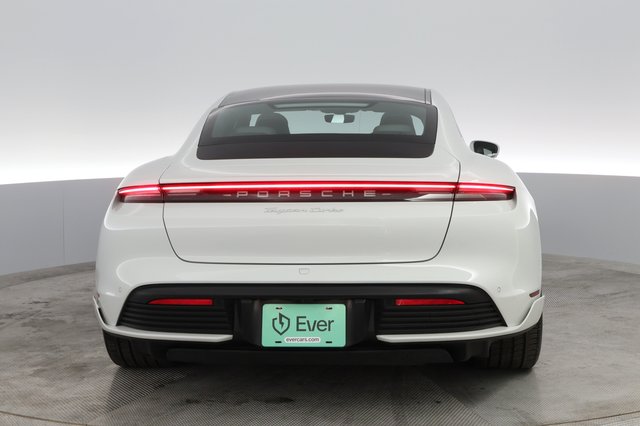 2020 Porsche Taycan — photo 14 of 31