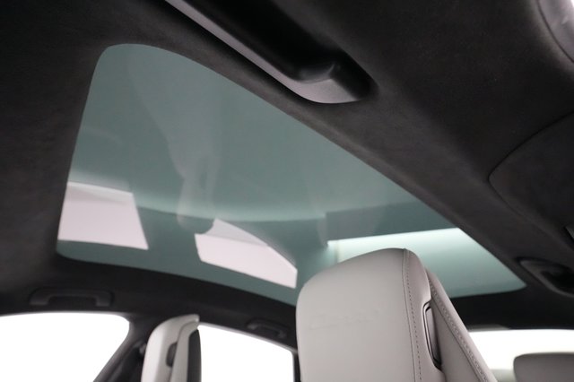 2020 Porsche Taycan — photo 19 of 31