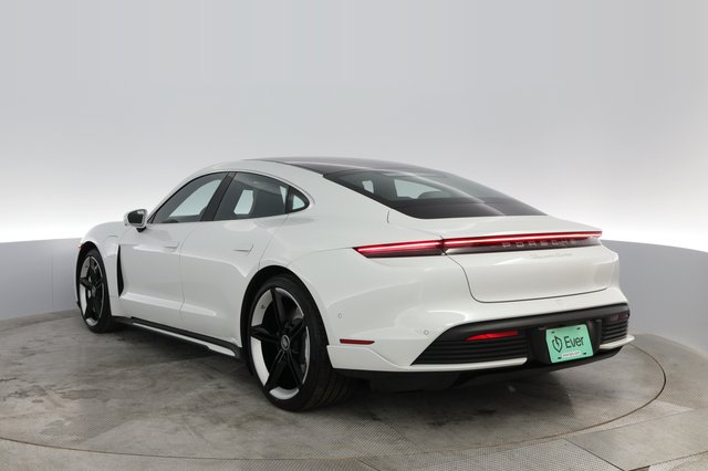 2020 Porsche Taycan — photo 9 of 31
