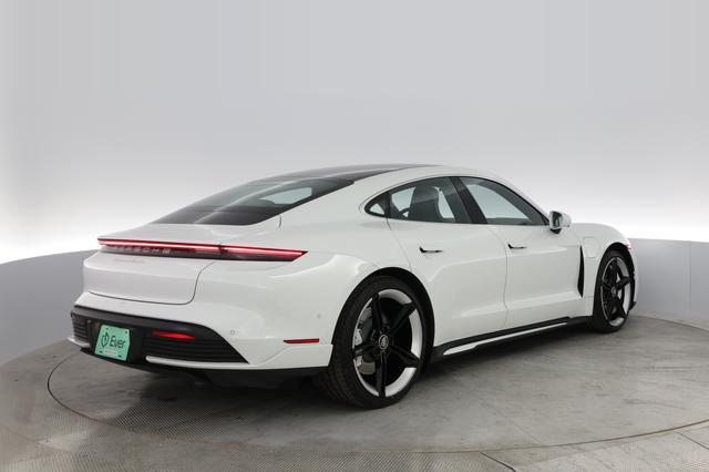 2020 Porsche Taycan — photo 2 of 31