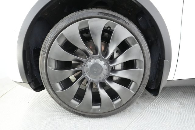 2021 Tesla Model Y — photo 11 of 35