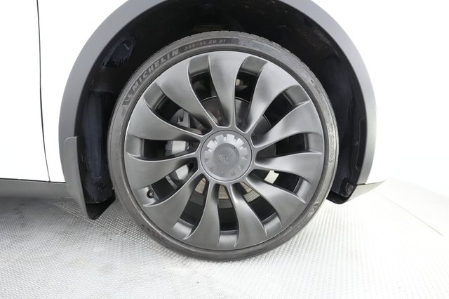 2021 Tesla Model Y — photo 13 of 35