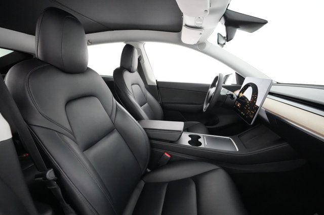 2021 Tesla Model Y — photo 17 of 35