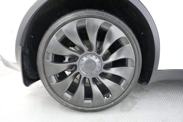 2021 Tesla Model Y — photo 14 of 35