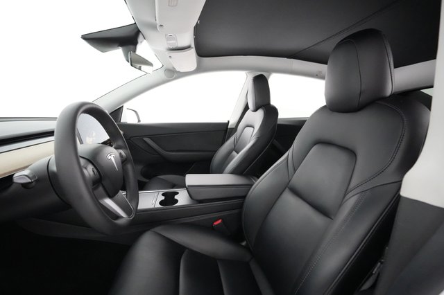 2021 Tesla Model Y — photo 15 of 35