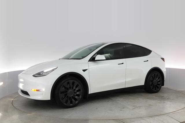 2021 Tesla Model Y — photo 10 of 35