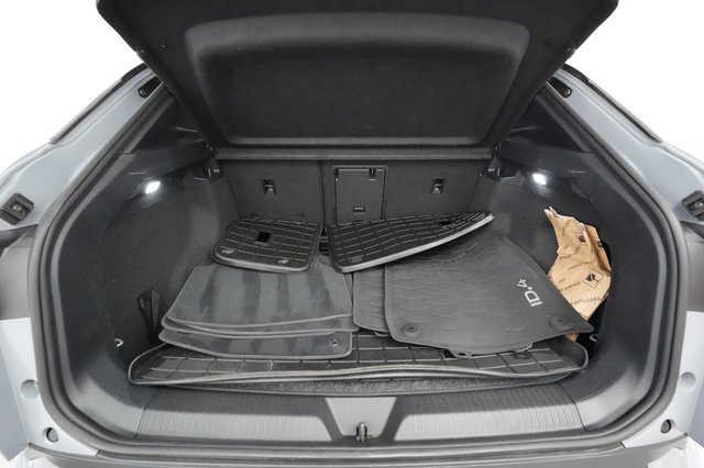 2022 Volkswagen ID.4 — photo 20 of 22