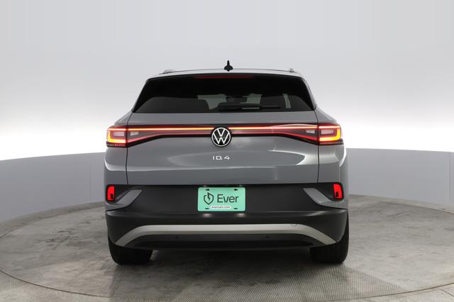 2022 Volkswagen ID.4 — photo 8 of 22