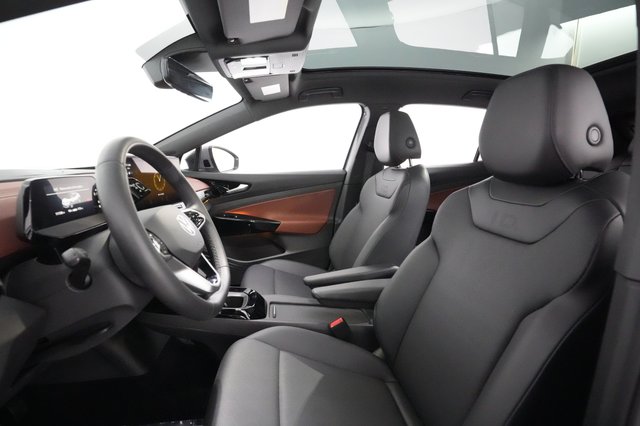 2022 Volkswagen ID.4 — photo 15 of 22