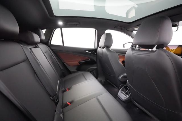 2022 Volkswagen ID.4 — photo 3 of 22