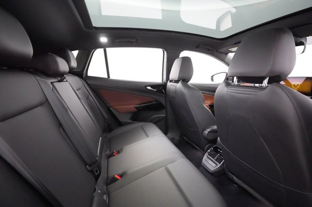 2022 Volkswagen ID.4 — photo 3 of 22