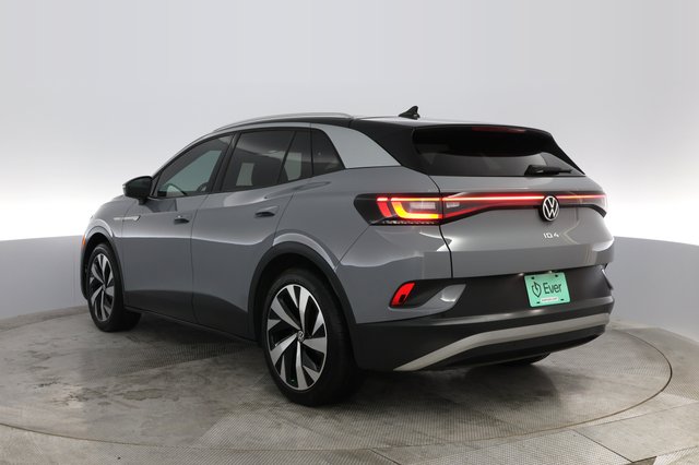 2022 Volkswagen ID.4 — photo 9 of 22