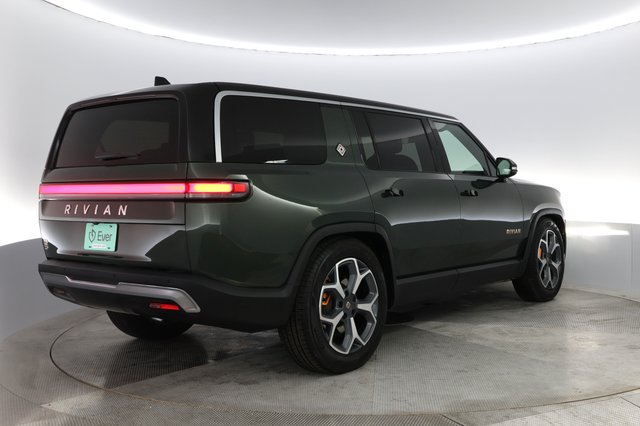 2023 Rivian R1S — photo 2 of 32