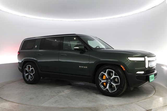 2023 Rivian R1S — photo 7 of 32