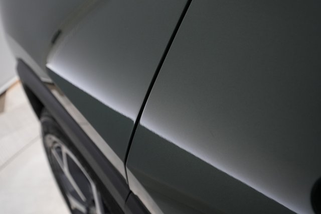 2023 Rivian R1S — photo 26 of 32