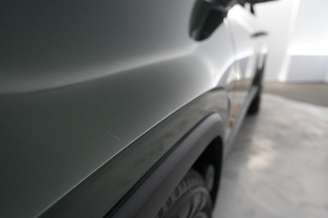 2023 Rivian R1S — photo 23 of 32