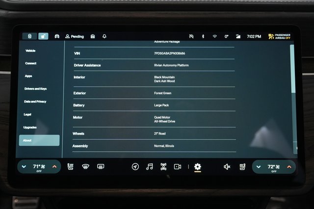 2023 Rivian R1S — photo 32 of 32