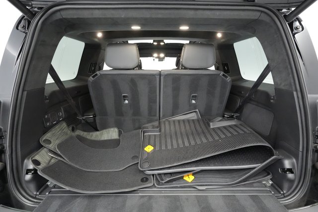2023 Rivian R1S — photo 21 of 32
