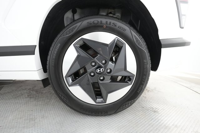 2024 Hyundai Kona — photo 12 of 25