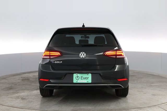 2019 Volkswagen e-Golf — photo 14 of 23