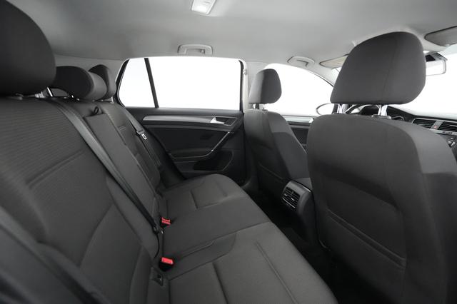 2019 Volkswagen e-Golf — photo 4 of 23
