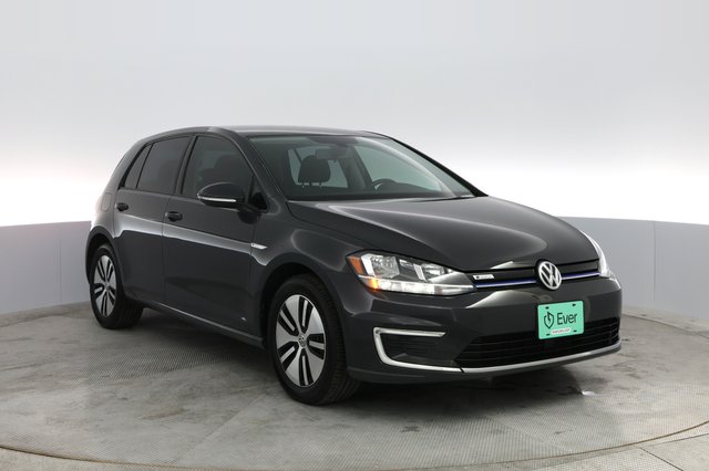 2019 Volkswagen e-Golf — photo 10 of 23