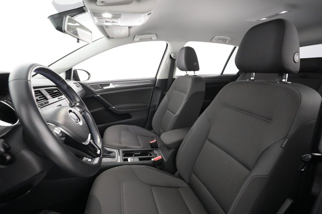 2019 Volkswagen e-Golf — photo 3 of 23
