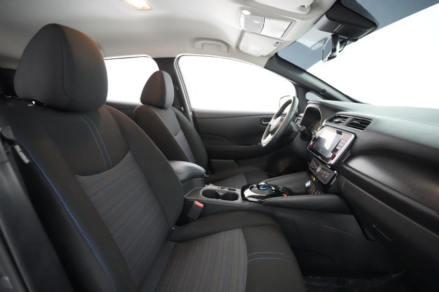2023 Nissan LEAF — photo 18 of 29
