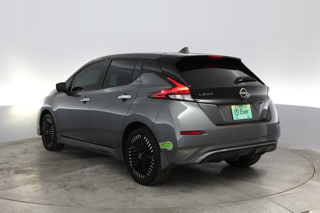 2023 Nissan LEAF — photo 10 of 29