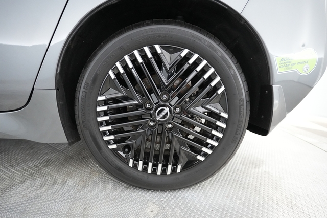 2023 Nissan LEAF