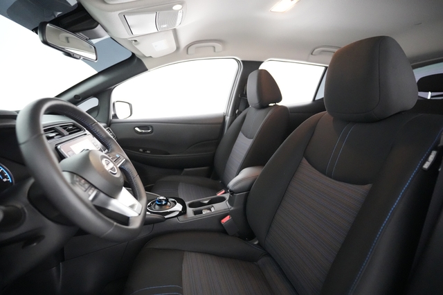 2023 Nissan LEAF