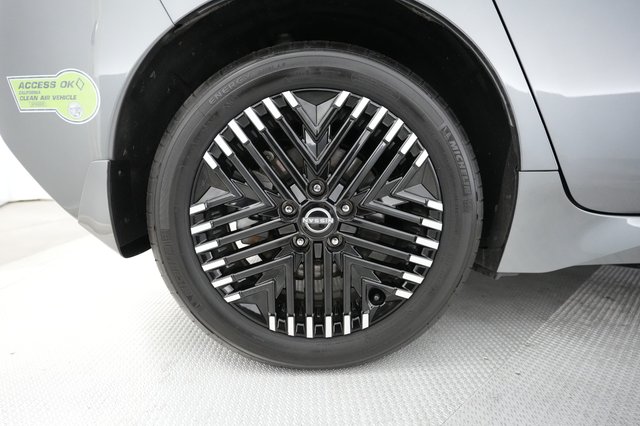 2023 Nissan LEAF — photo 15 of 29