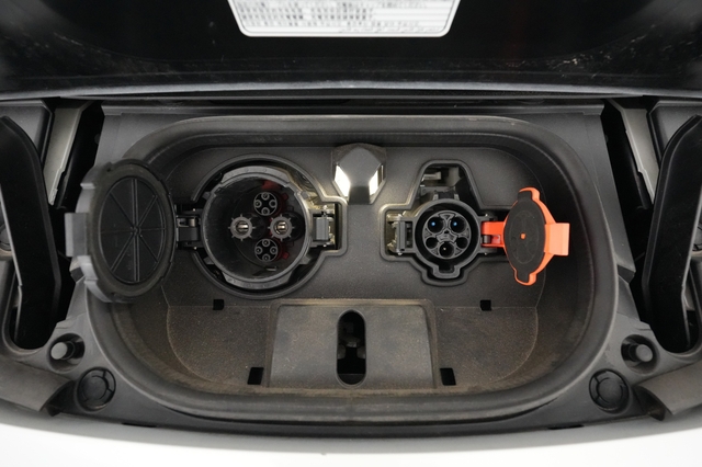 2023 Nissan LEAF