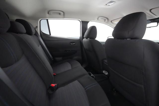 2023 Nissan LEAF — photo 3 of 56