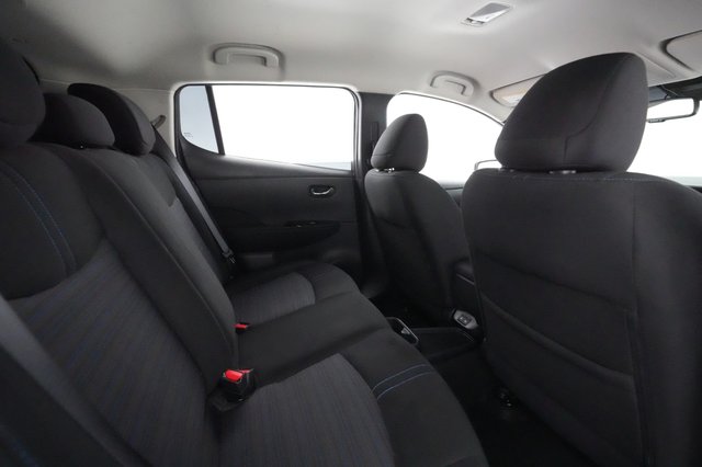 2023 Nissan LEAF — photo 3 of 56
