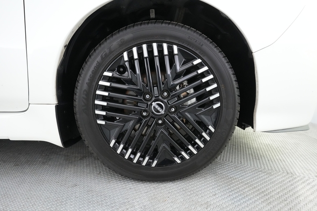 2023 Nissan LEAF