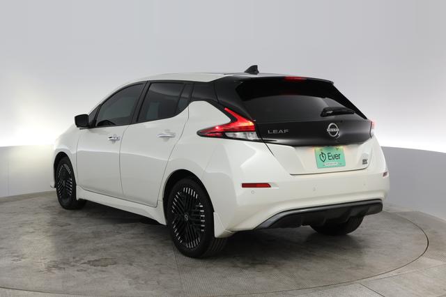 2023 Nissan LEAF — photo 9 of 56