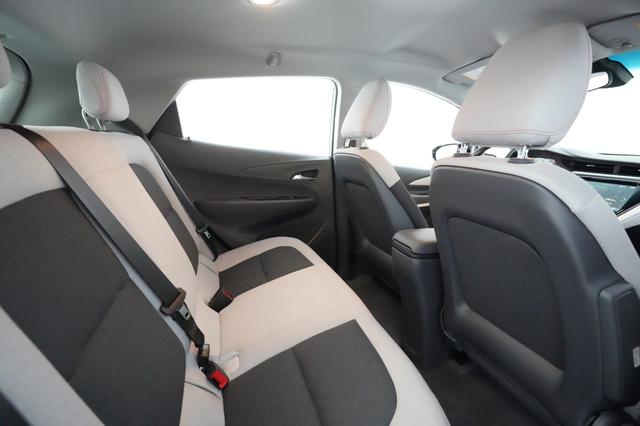 2020 Chevrolet Bolt — photo 3 of 36