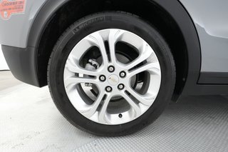 2020 Chevrolet Bolt — photo 14 of 36